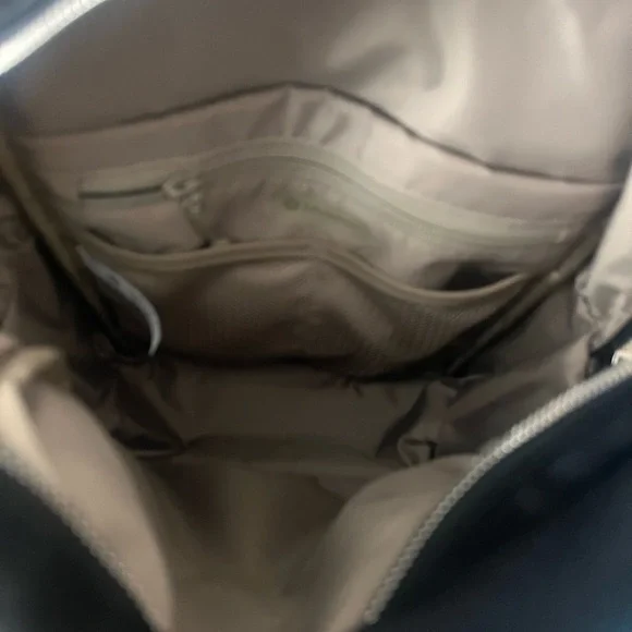 lululemon athletica everywhere backpack 11.5 L - Picture 4 of 8